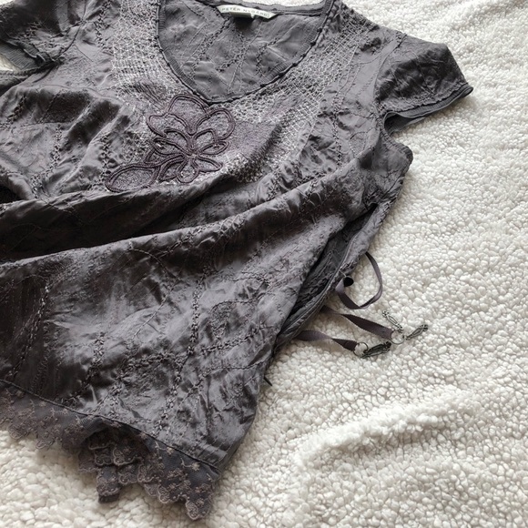 Peter Nygard floral cap short sleeve gray v neck lace blouse… - Picture 4 of 6